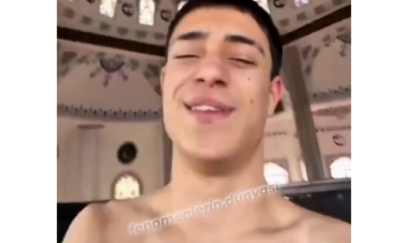 Məsciddə qalmaqallı GÖRÜNTÜ: Yarıçılpaq halda VİDEO çəkdi