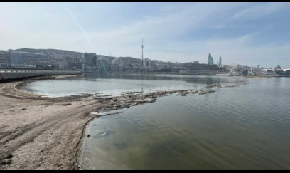 Xəzər çəkilir: Bakı buxtası ilə bağlı həyəcan siqnalı 