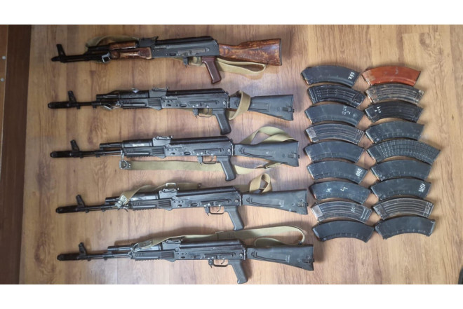 Qanunsuz saxlanılan silahlar aşkarlanıb 