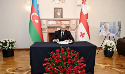 İlham Əliyev Gürcüstanın Azərbaycandakı səfirliyində olub, başsağlığı verib 