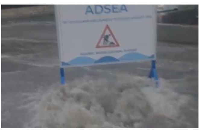 Bakı səhəri belə açdı - Yağışlı yollardan yeni görüntülər