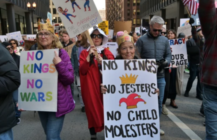 ABŞ-da milyonlarla insan Trampa qarşı etiraza çıxdı - VIDEO