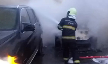 Masazırda iki avtomobil YANDI - ANBAAN VİDEO