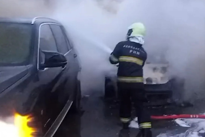 Masazırda iki avtomobil YANDI - ANBAAN VİDEO