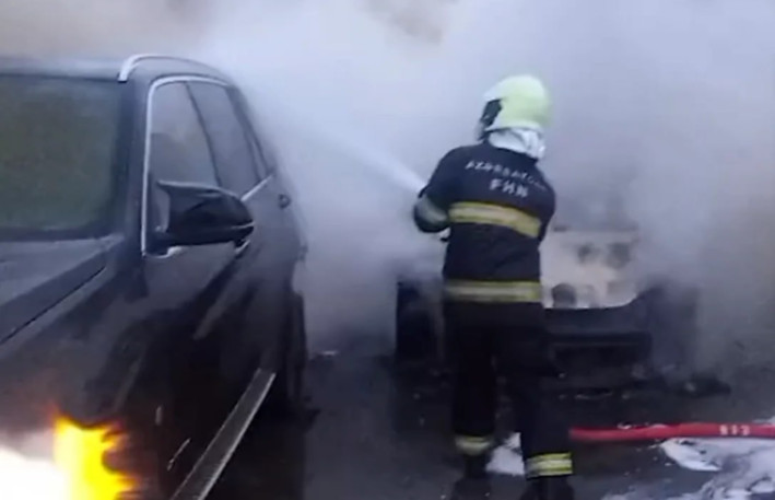 Masazırda iki avtomobil YANDI - ANBAAN VİDEO