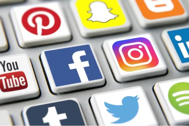 Uşaqlar üçün sosial şəbəkəyə giriş məhdudlaşdırılır 