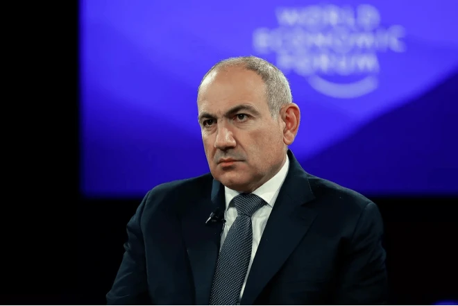 Kilsədə ibadət zamanı Paşinyanı vurmağa cəhdlə bağlı iki nəfər saxlanılıb - VİDEO - YENİLƏNİB