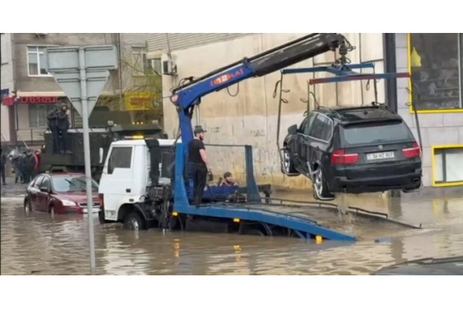 Bu ölkədə fövqəladə vəziyyət elan olundu 