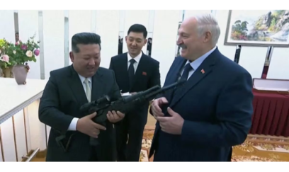 "Düşmən gəlsə, bununla vurarsınız!" – Lukaşenkodan Kim Çen Una hədiyyə