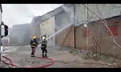 Binəqədidə anbar yanır - FOTO/VİDEO