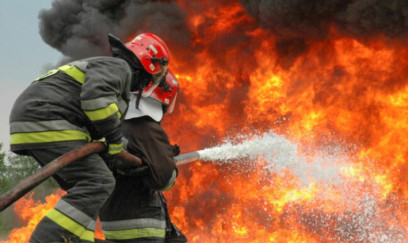 Bakıda avtomobil yandı 