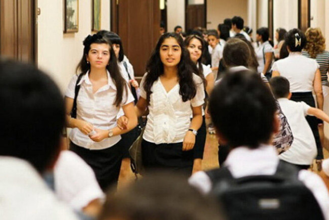 Sabahdan məktəblərdə dərslər başlayır 