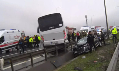 Türkiyədə polisləri daşıyan avtobusunun qəzaya düşüdü - 30 nəfər yaralandı 