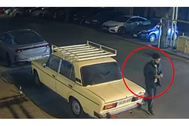 Nərimanovda avtomobillərdən oğurluğun ANBAAN GÖRÜNTÜLƏRİ