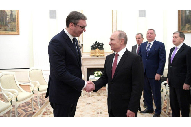 Putin Vuçiçlə danışdı 