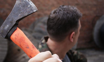 Azərbaycanda DƏHŞƏTLİ HADİSƏ: Oğul anasını balta ilə qətlə yetirdi, özü də öldü