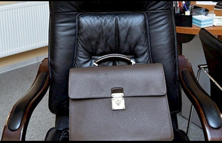 Bu rayonun icra başçısı 46 nəfəri vəzifədən azad etdi 