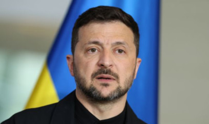 Zelenski maaşını və gəlirlərini açıqladı 