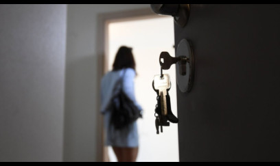 Evinizdə qeydiyyatda olan yad şəxsləri qeydiyyatdan necə çıxarmaq olar? 