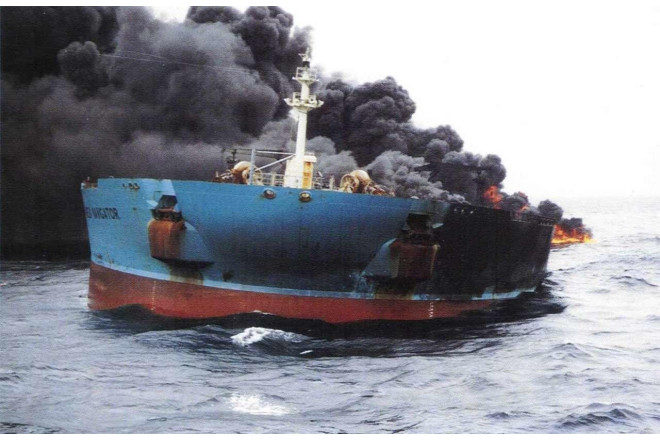 Dubay limanında Küveyt tankeri vuruldu 