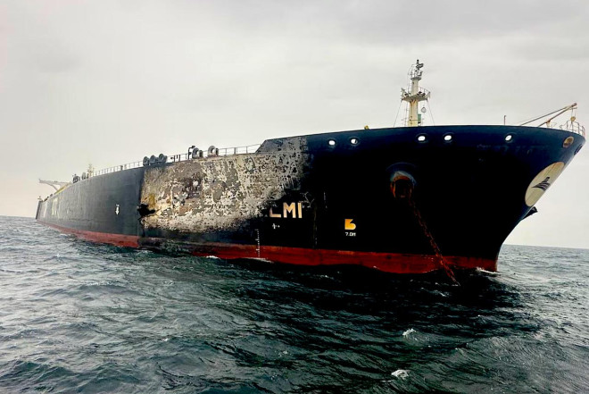 Hörmüzdə daha bir gəmi VURULDU