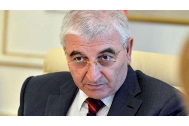 75 yaşlı Məzahir Pənahov vəzifəsindən gedir? 