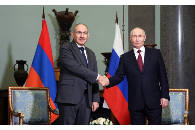 Paşinyan Rusiyaya getdi - Putinlə görüşəcək 