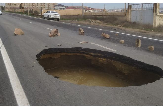 Masazırda yol çökdü - Foto 