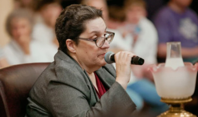 LGBT kitablrını uşaq bölməsindən çıxarmaq istəmədi, işdən qovuldu 