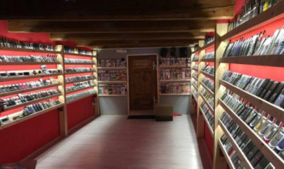 Bakıda 20 yaşlı gənc 12 minlik telefon oğurladı - Video 