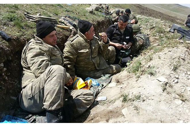 Polad Həşimov Aprel döyüşlərində - FOTO