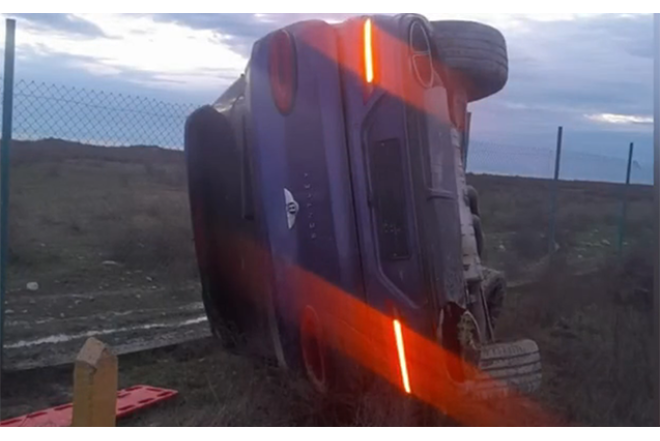 “Bentley” ilə qəza törətdi, kəmər həyatını xilas etdi - FOTO