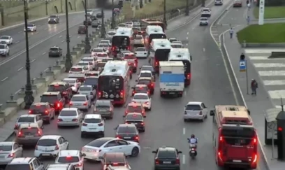 İşə gedən şəxslərin NƏZƏRİNƏ