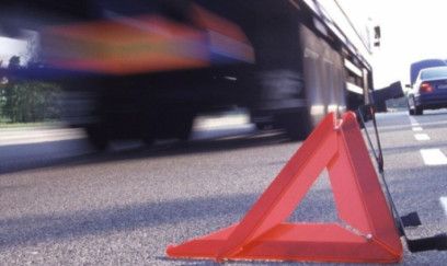 Gəncədə yol qəzası: "BakuBus"la minik maşını toqquşdu 