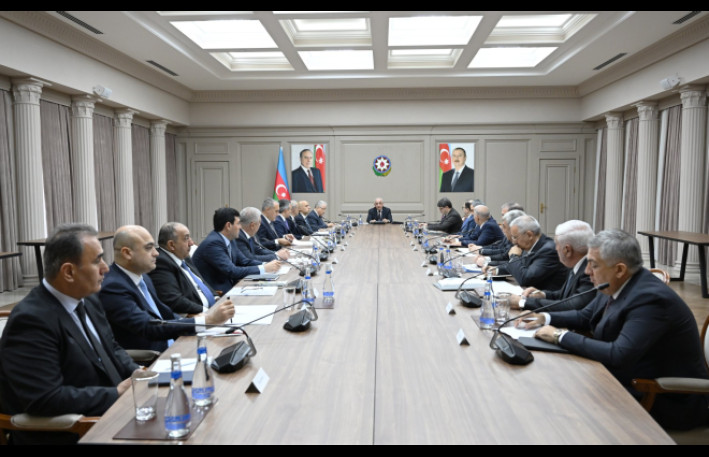 Əli Əsədov müşavirə keçirdi - Yağışların vurduğu ziyanla bağlı tapşırıqlar verdi