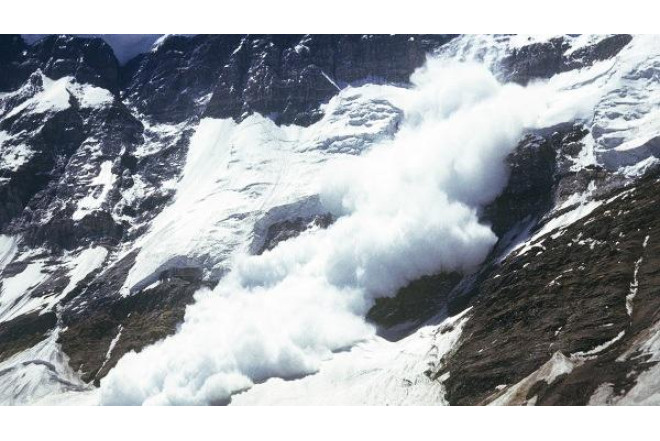 Toğanalı–Kəlbəcər–İstisu yolunda qar uçqunu: Hərəkət məhdudlaşdırıldı