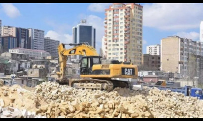 Plana düşən evin kompensasiyası kimə verilməlidir? 