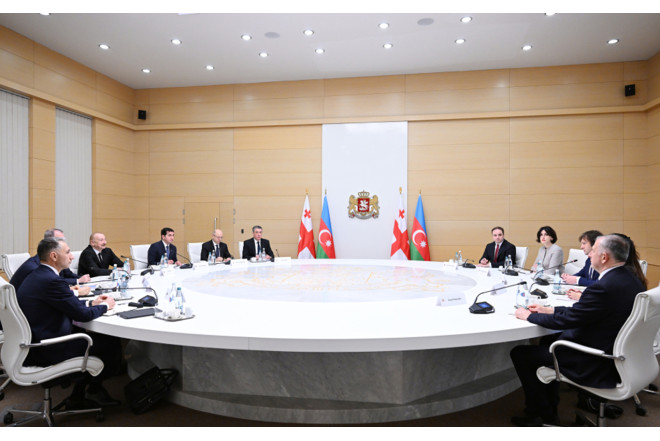 Prezidentin Kobaxidze ilə geniş tərkibdə görüşü - FOTOLAR