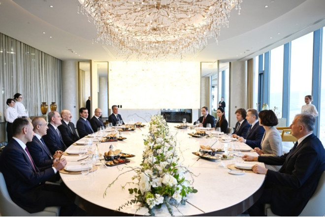 Azərbaycan Respublikasının Prezidentinin şərəfinə lanç verilib 