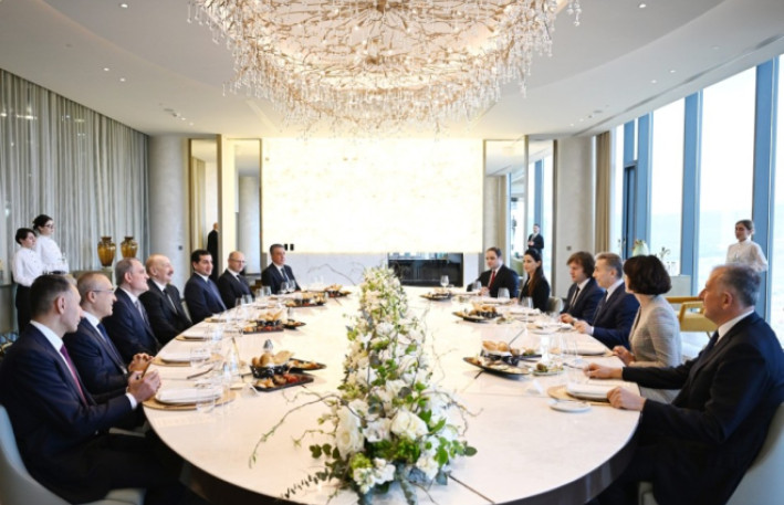 Azərbaycan Respublikasının Prezidentinin şərəfinə lanç verilib 