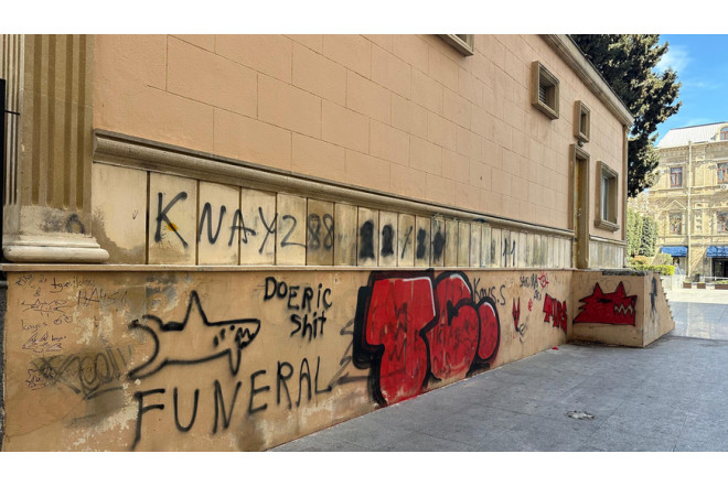 Divarları YAZAN gənclik – Abadini gözləyən CƏZA