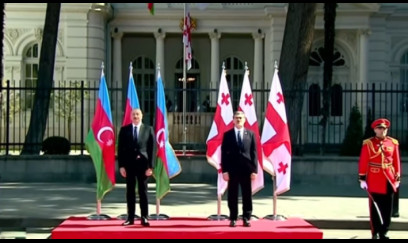 İlham Əliyevin Tiflisdə rəsmi qarşılanma mərasimi olub - YENİLƏNİB