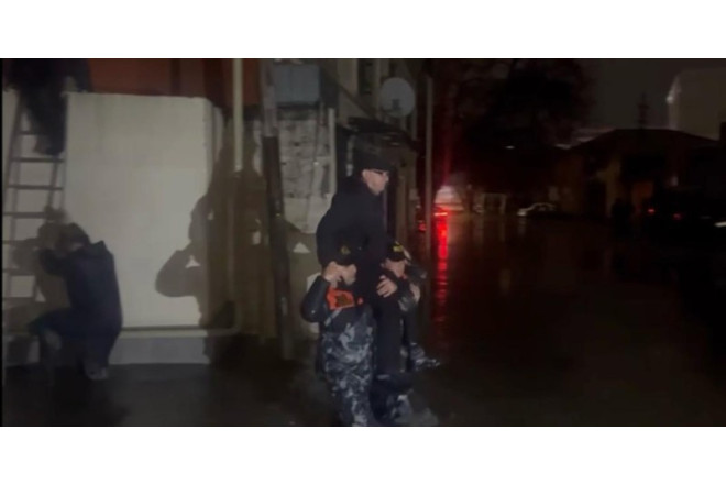 Yağışın fəsadları: Vətəndaşlar təxliyə edilir - VİDEO