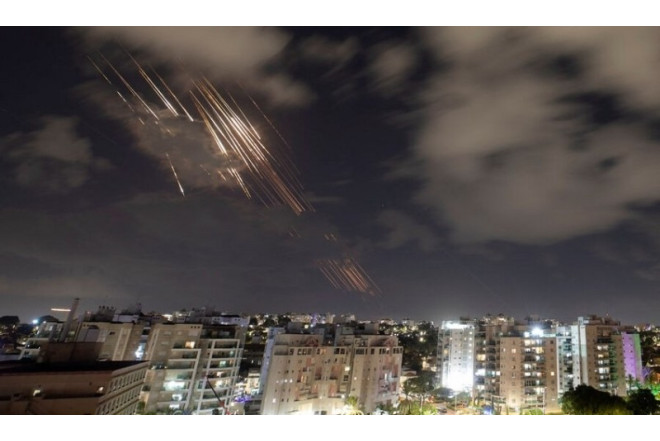 İran İsrailə raket zərbələri endirdi 