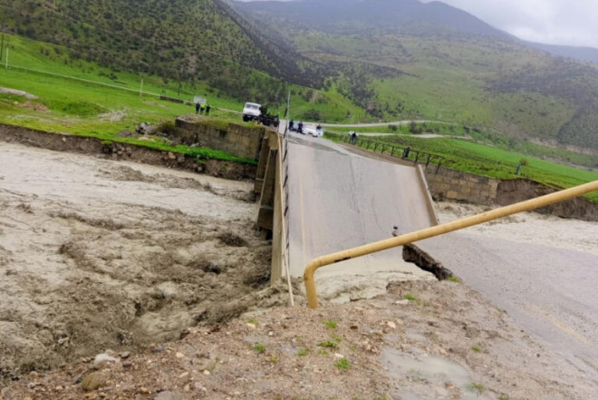 Siyəzəndə körpü uçdu 