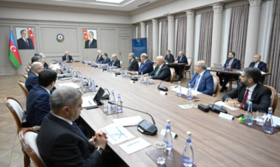 Baş nazir onları iclasda topladı - FOTO/VİDEO