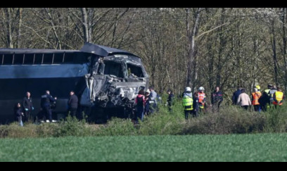 Sürət qatarı qəza etdi - 1 nəfər öldü, 11-i yaralandı 