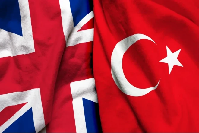 Türkiyə və Böyük Britaniya XİN başçıları Yaxın Şərqdəki müharibəni müzakirə edib 