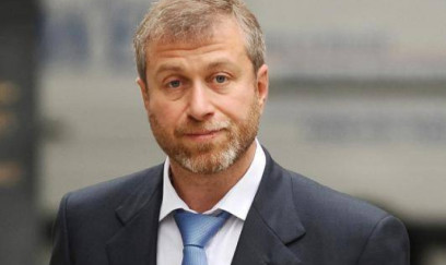 Roman Abramoviç dondulumuş pullarının bərpasını tələb edir 