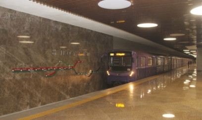 Metroda yeni keçid inşa edilir - FOTOLAR